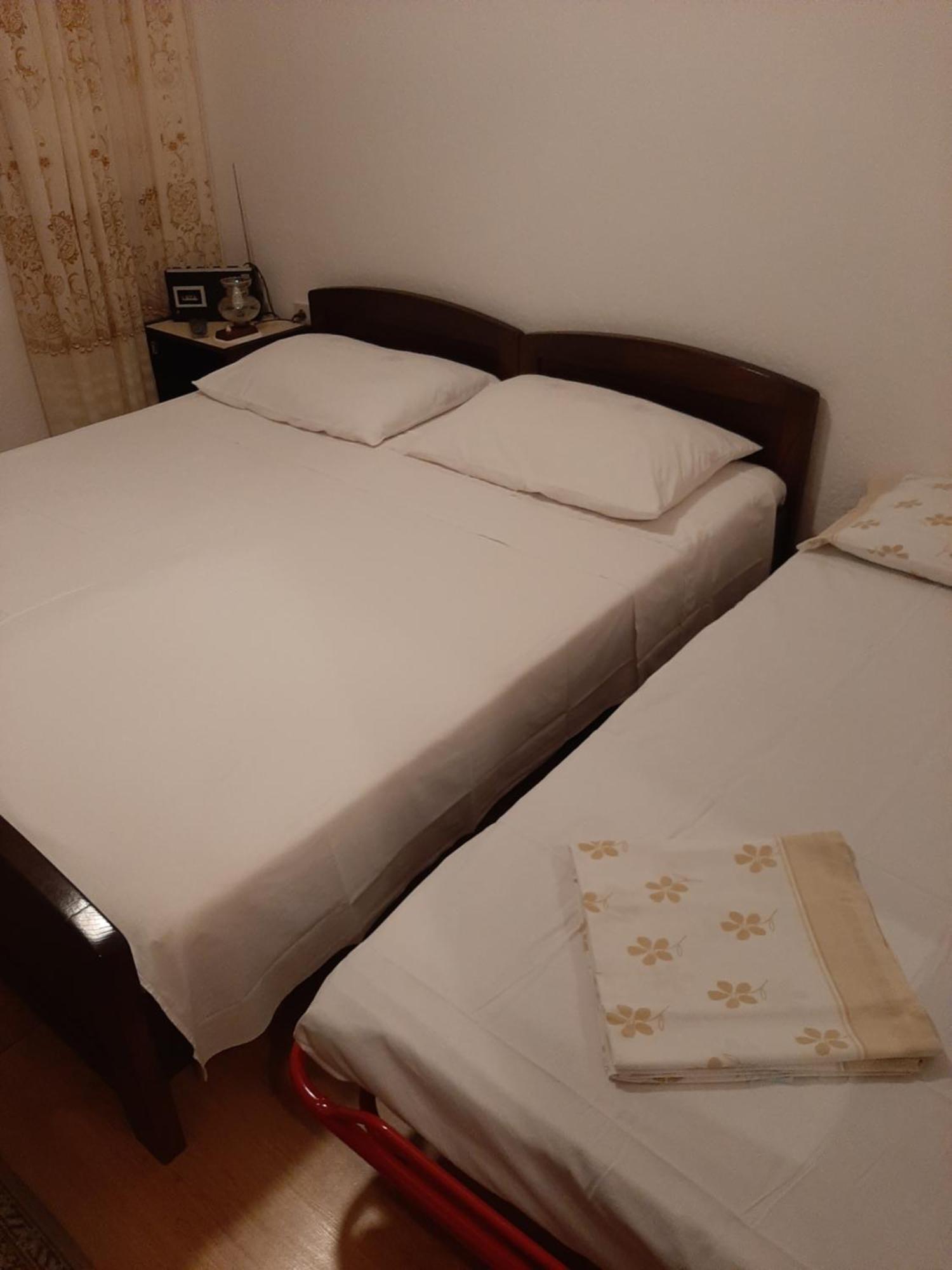 App Dujmovic Apartment Supetar Exterior photo