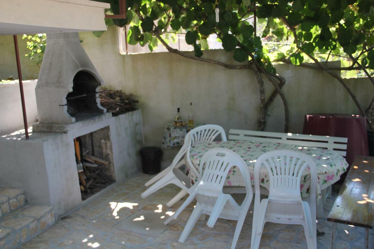 App Dujmovic Apartment Supetar Exterior photo