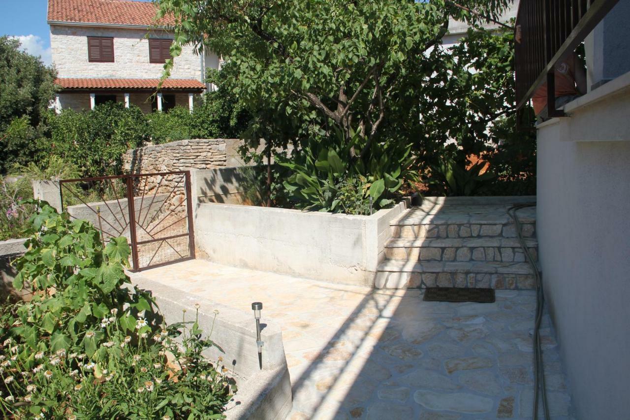 App Dujmovic Apartment Supetar Exterior photo