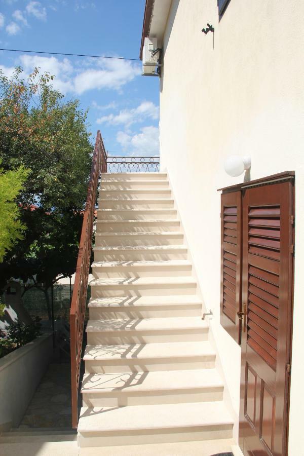 App Dujmovic Apartment Supetar Exterior photo