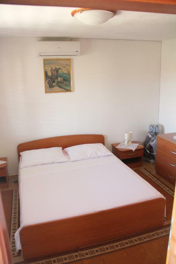 App Dujmovic Apartment Supetar Exterior photo