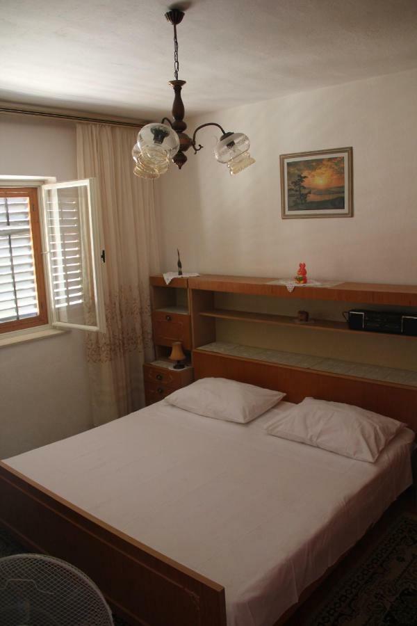 App Dujmovic Apartment Supetar Exterior photo